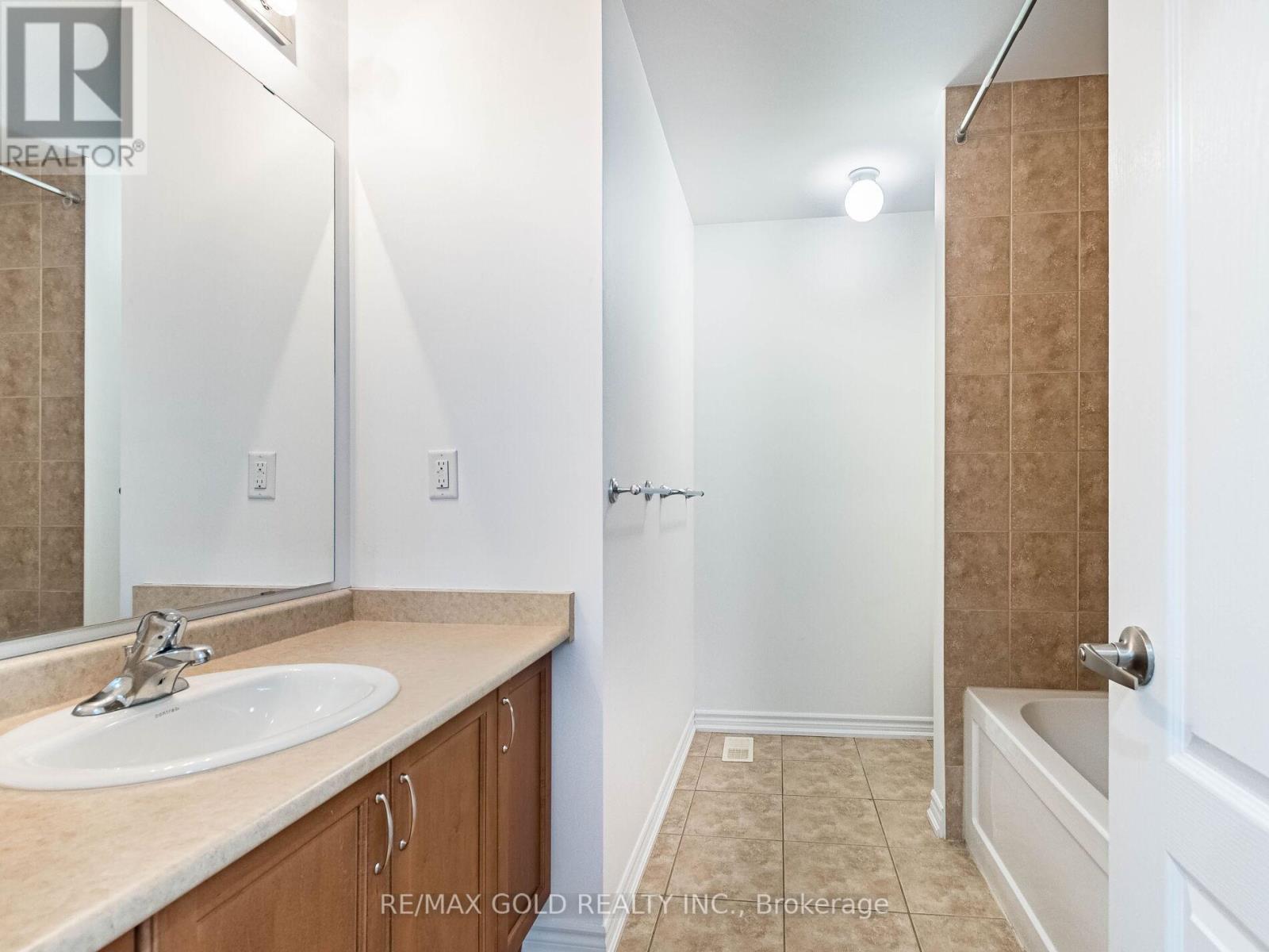 126 Kempenfelt Trail, Brampton, Ontario  L7A 3Y1 - Photo 27 - W12829408