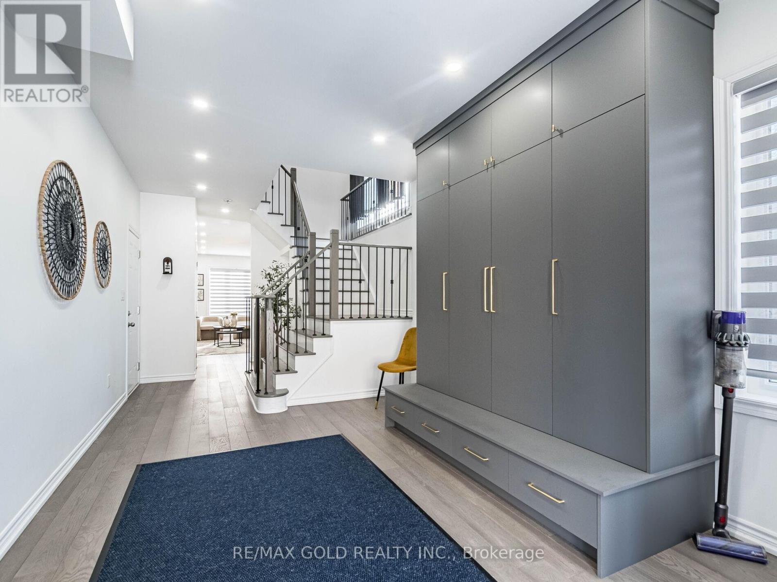 126 Kempenfelt Trail, Brampton, Ontario  L7A 3Y1 - Photo 5 - W12829408