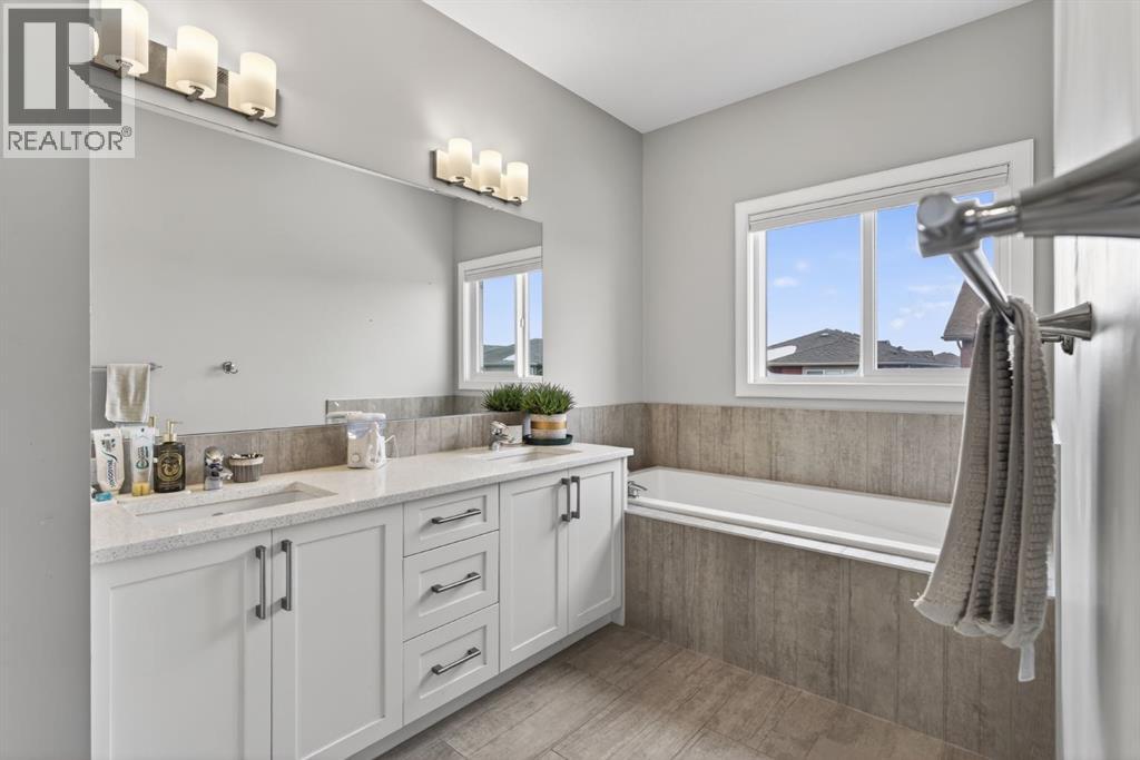 908 Midtown Avenue Sw, Airdrie, Alberta  T4B 4V8 - Photo 26 - A2289603