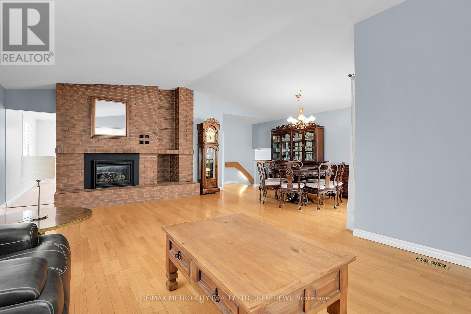 128 Burns Drive, Mcnab/braeside, Ontario  K0A 1G0 - Photo 11 - X12829420