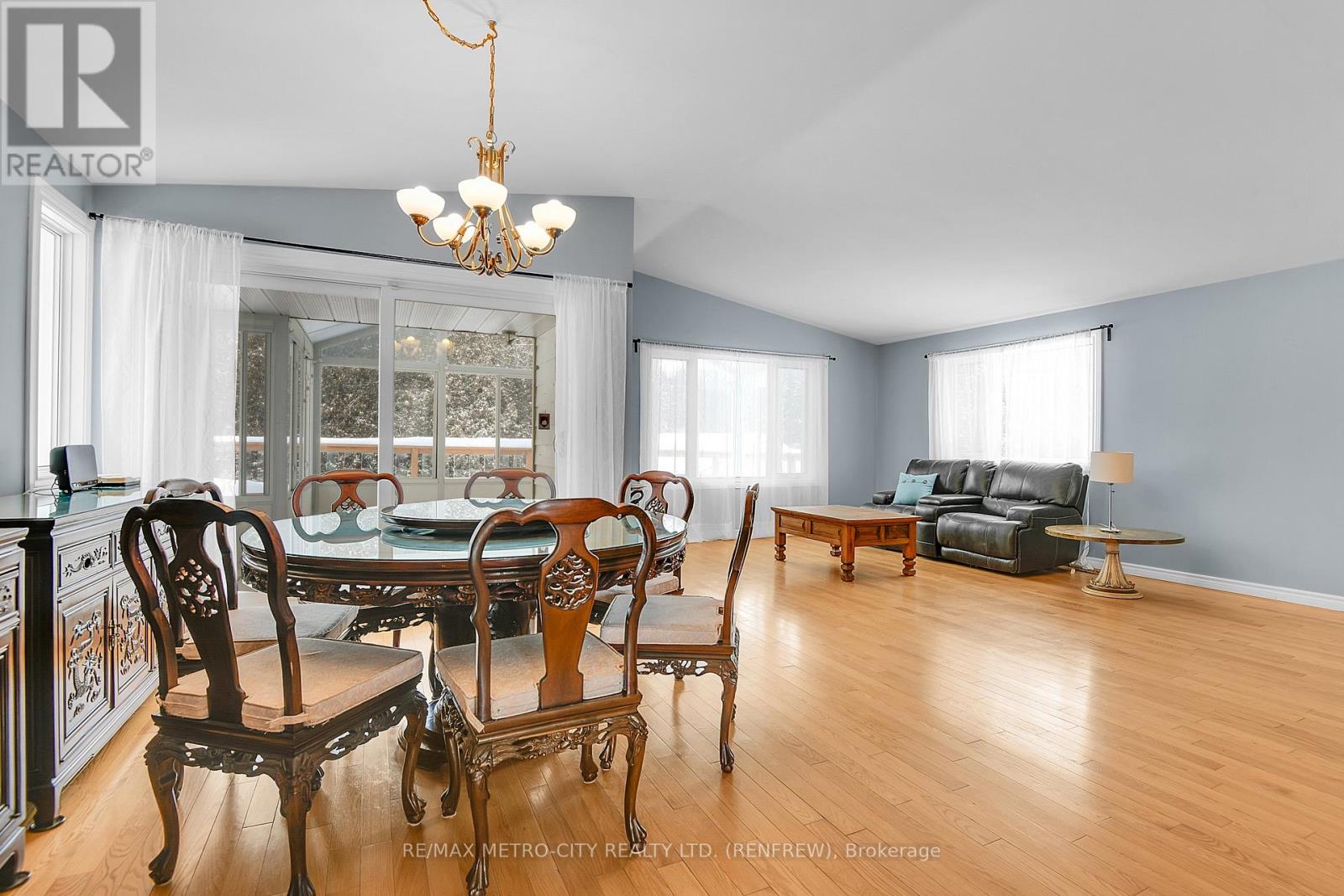 128 Burns Drive, Mcnab/braeside, Ontario  K0A 1G0 - Photo 15 - X12829420