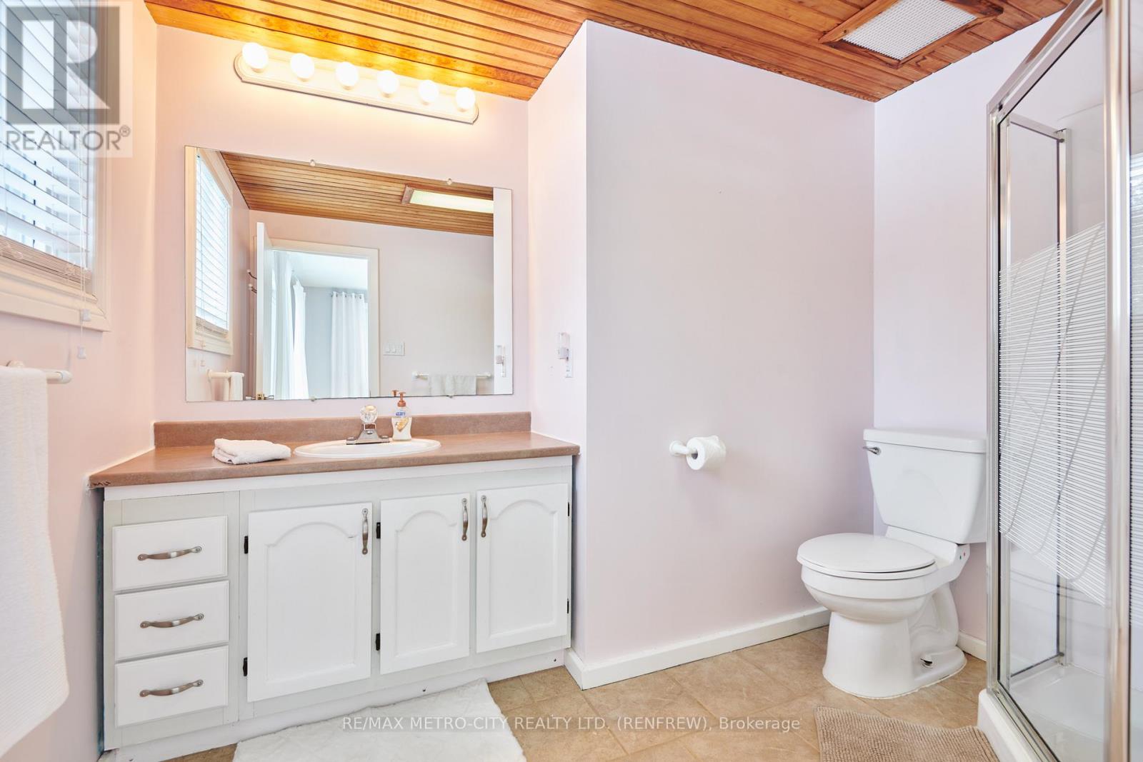 128 Burns Drive, Mcnab/braeside, Ontario  K0A 1G0 - Photo 20 - X12829420