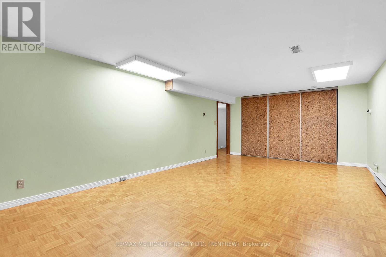 128 Burns Drive, Mcnab/braeside, Ontario  K0A 1G0 - Photo 31 - X12829420