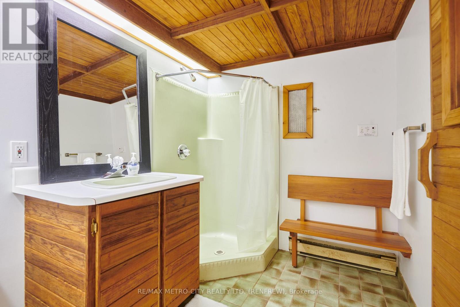 128 Burns Drive, Mcnab/braeside, Ontario  K0A 1G0 - Photo 33 - X12829420