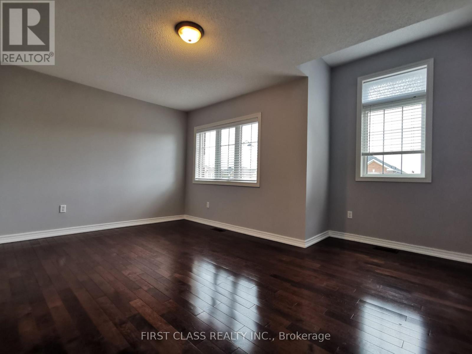 279 River Ridge Boulevard, Aurora, Ontario  L4G 0G4 - Photo 4 - N12829426