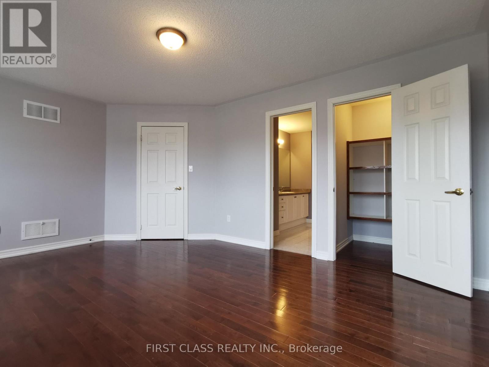 279 River Ridge Boulevard, Aurora, Ontario  L4G 0G4 - Photo 6 - N12829426