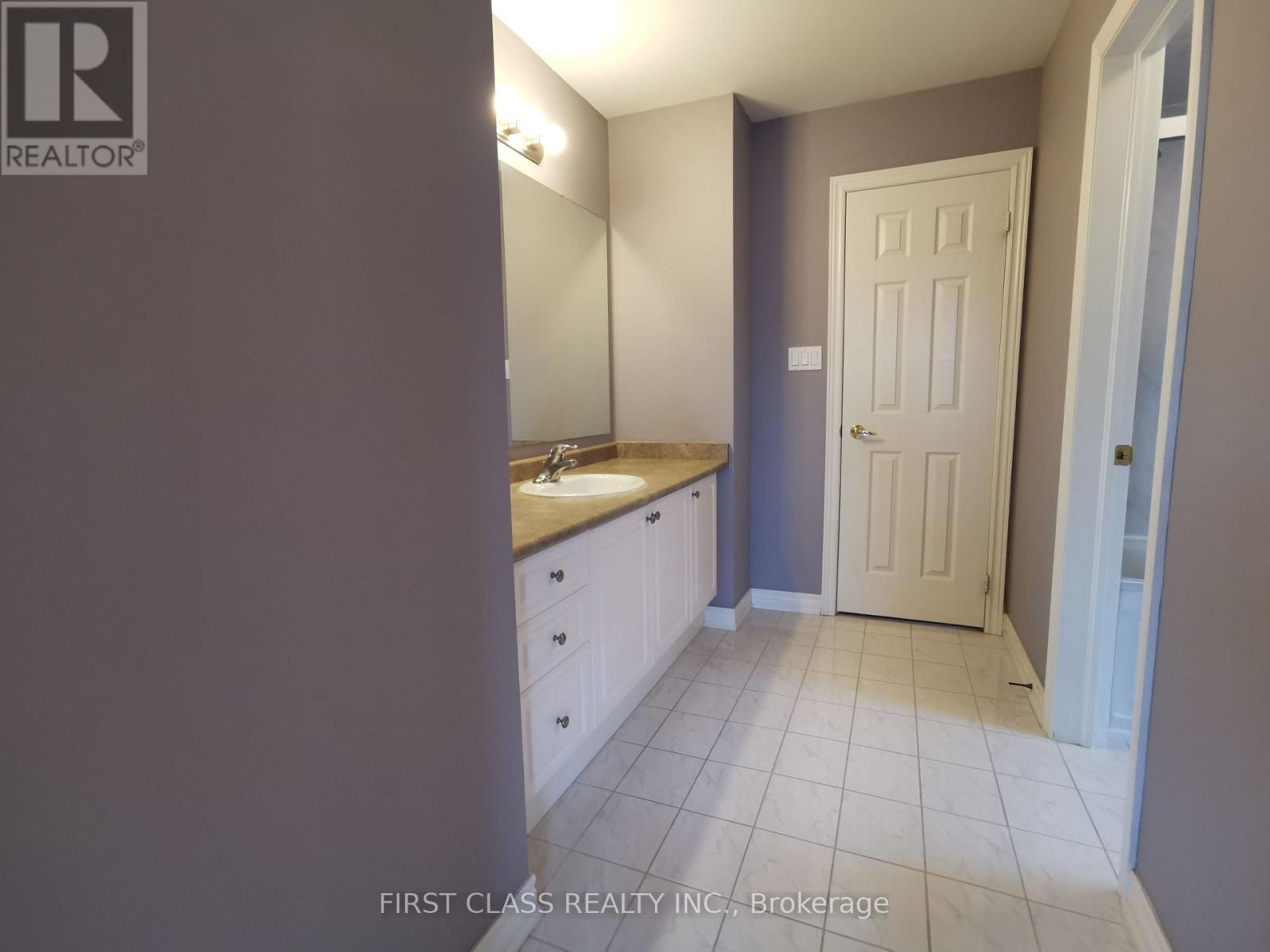 279 River Ridge Boulevard, Aurora, Ontario  L4G 0G4 - Photo 7 - N12829426