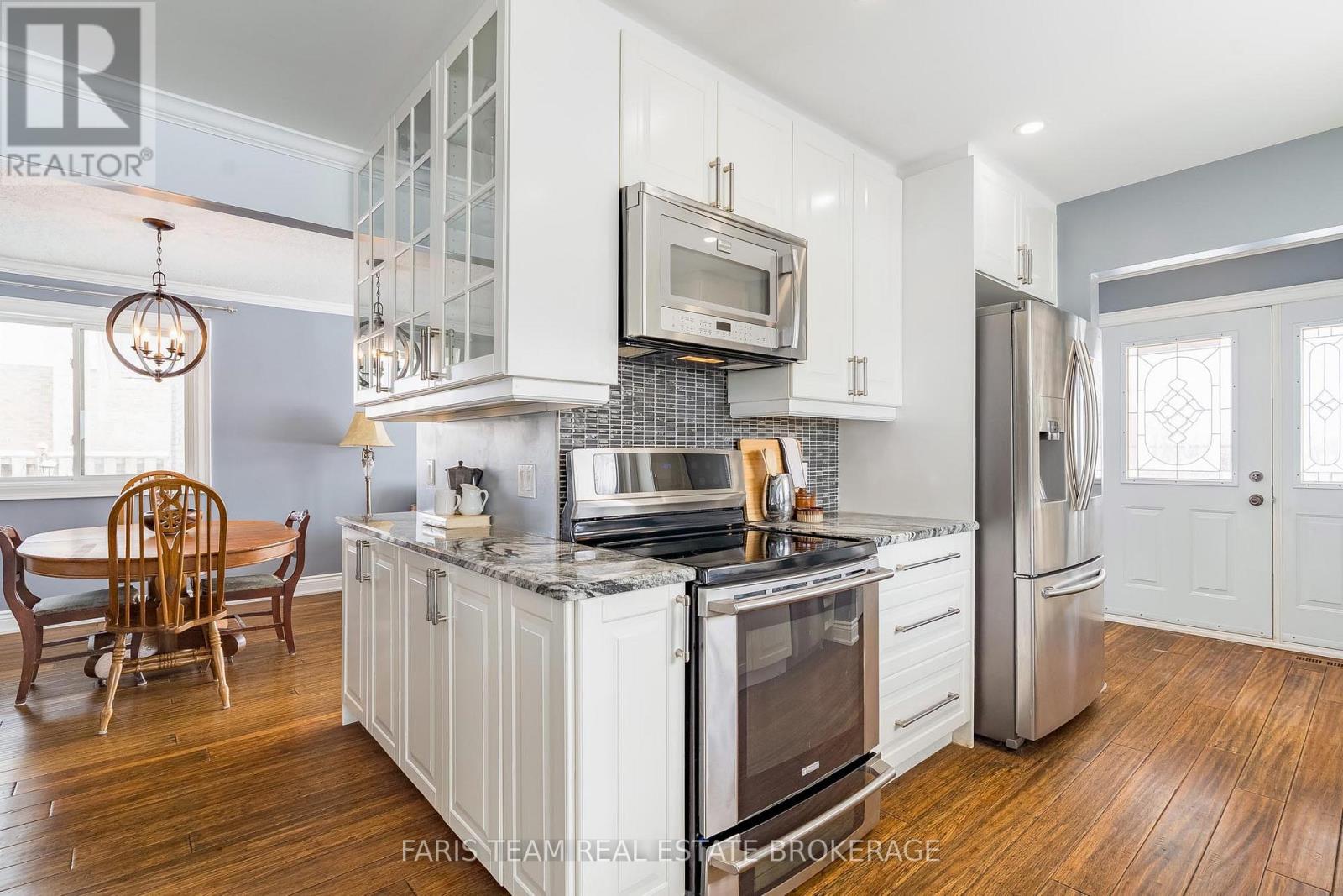 10 Davies Crescent, Barrie, Ontario  L4M 2M3 - Photo 12 - S12829418