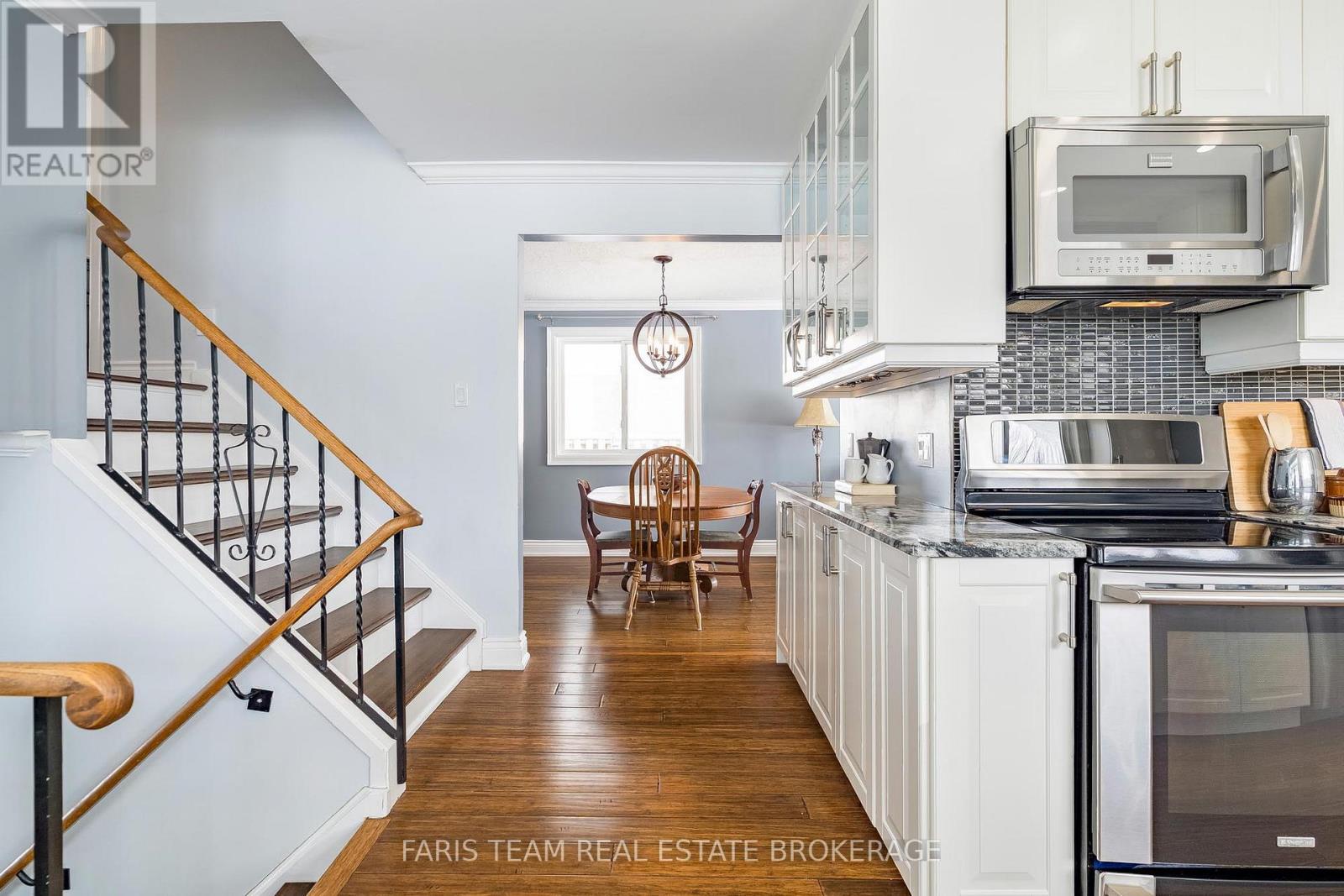 10 Davies Crescent, Barrie, Ontario  L4M 2M3 - Photo 13 - S12829418