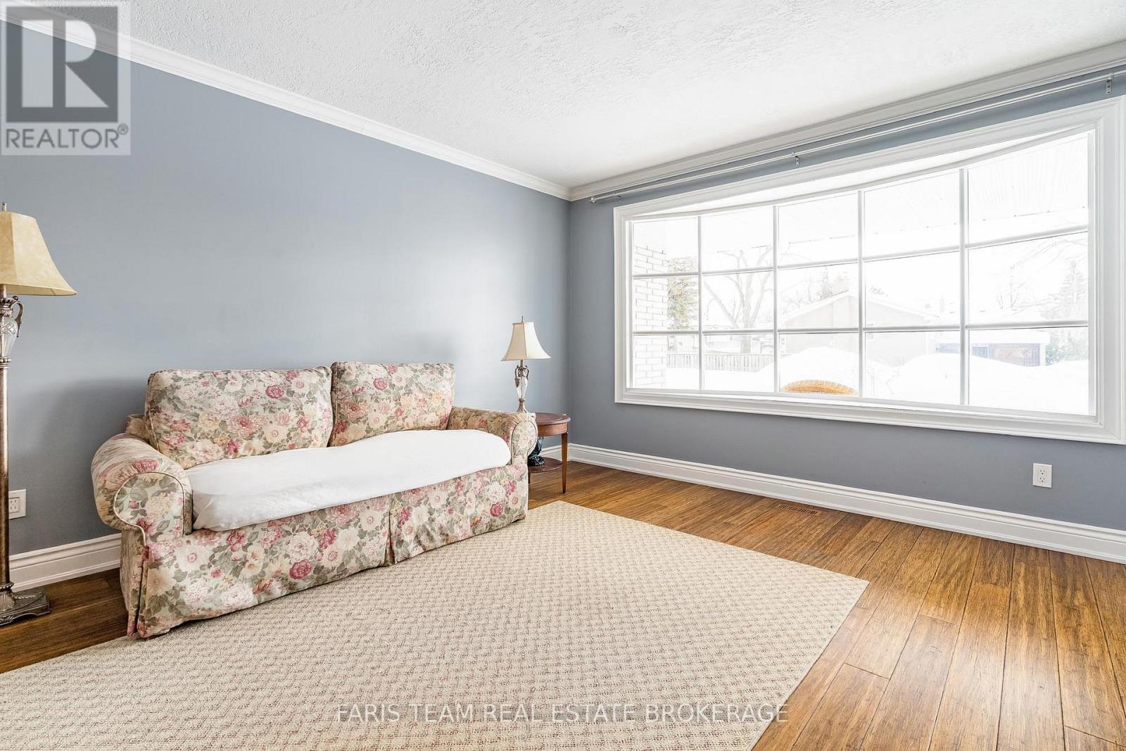 10 Davies Crescent, Barrie, Ontario  L4M 2M3 - Photo 17 - S12829418