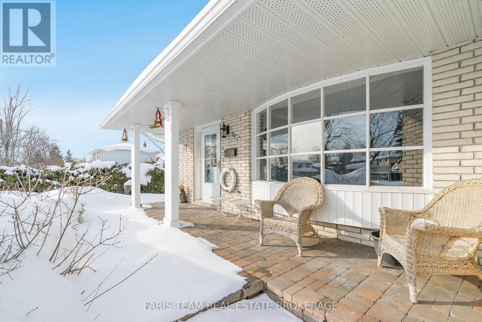 10 Davies Crescent, Barrie, Ontario  L4M 2M3 - Photo 4 - S12829418