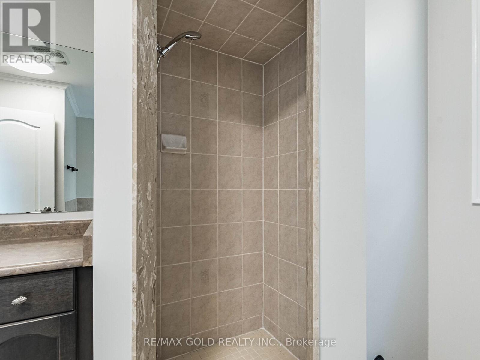 47 Connolly Crescent, Brampton, Ontario  L6R 0G9 - Photo 23 - W12829422