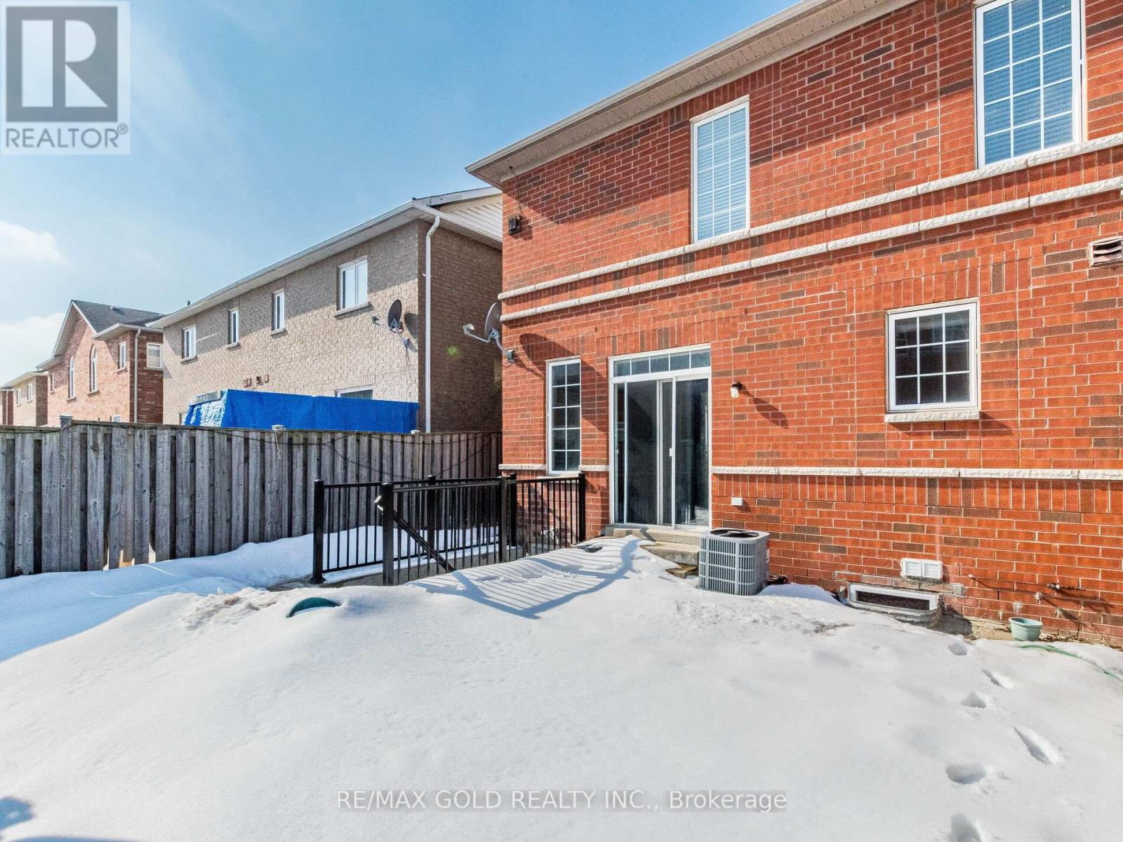 47 Connolly Crescent, Brampton, Ontario  L6R 0G9 - Photo 39 - W12829422