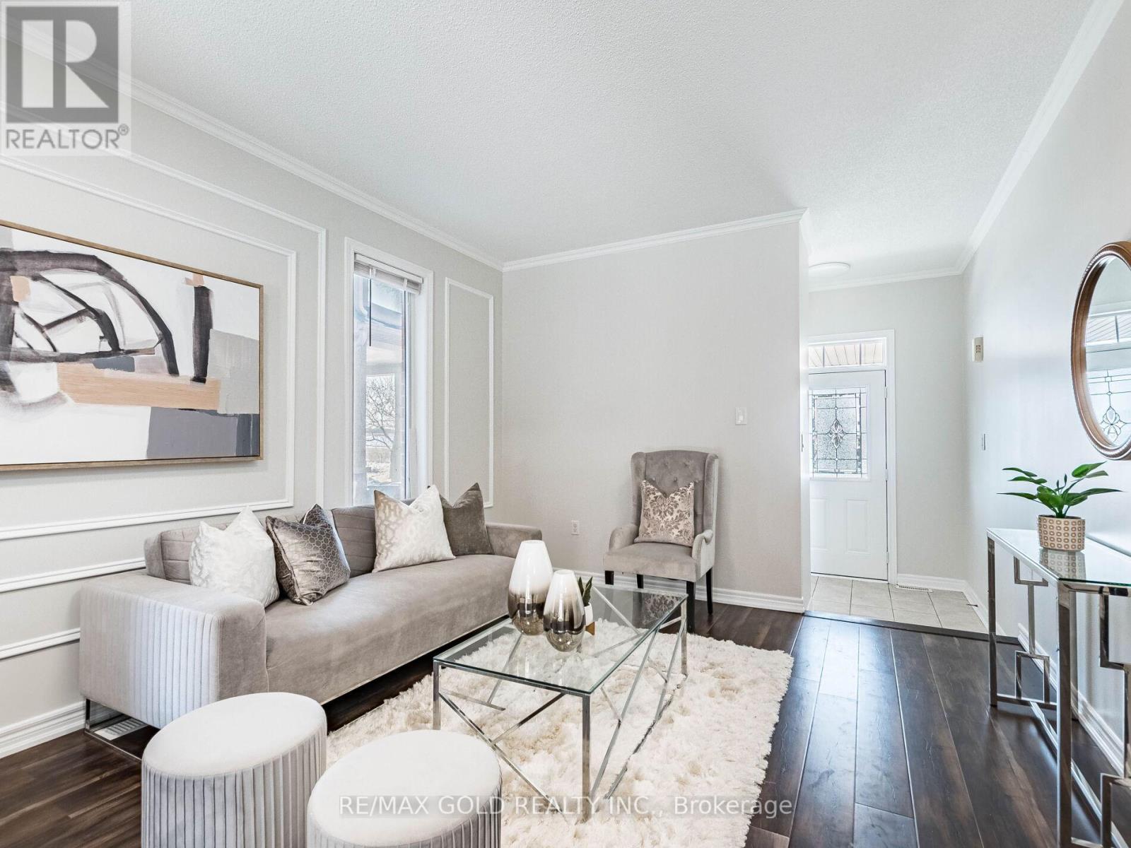 47 Connolly Crescent, Brampton, Ontario  L6R 0G9 - Photo 9 - W12829422