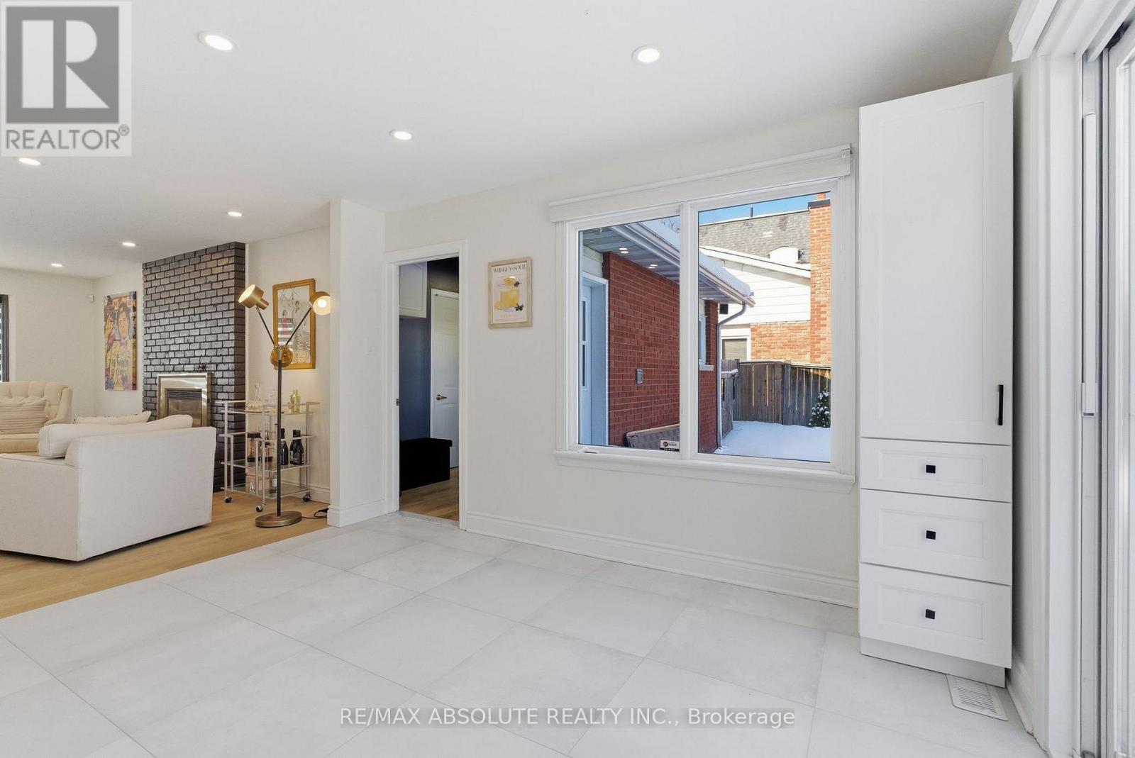 13 Weatherwood Crescent, Ottawa, Ontario  K2E 7C5 - Photo 23 - X12827684