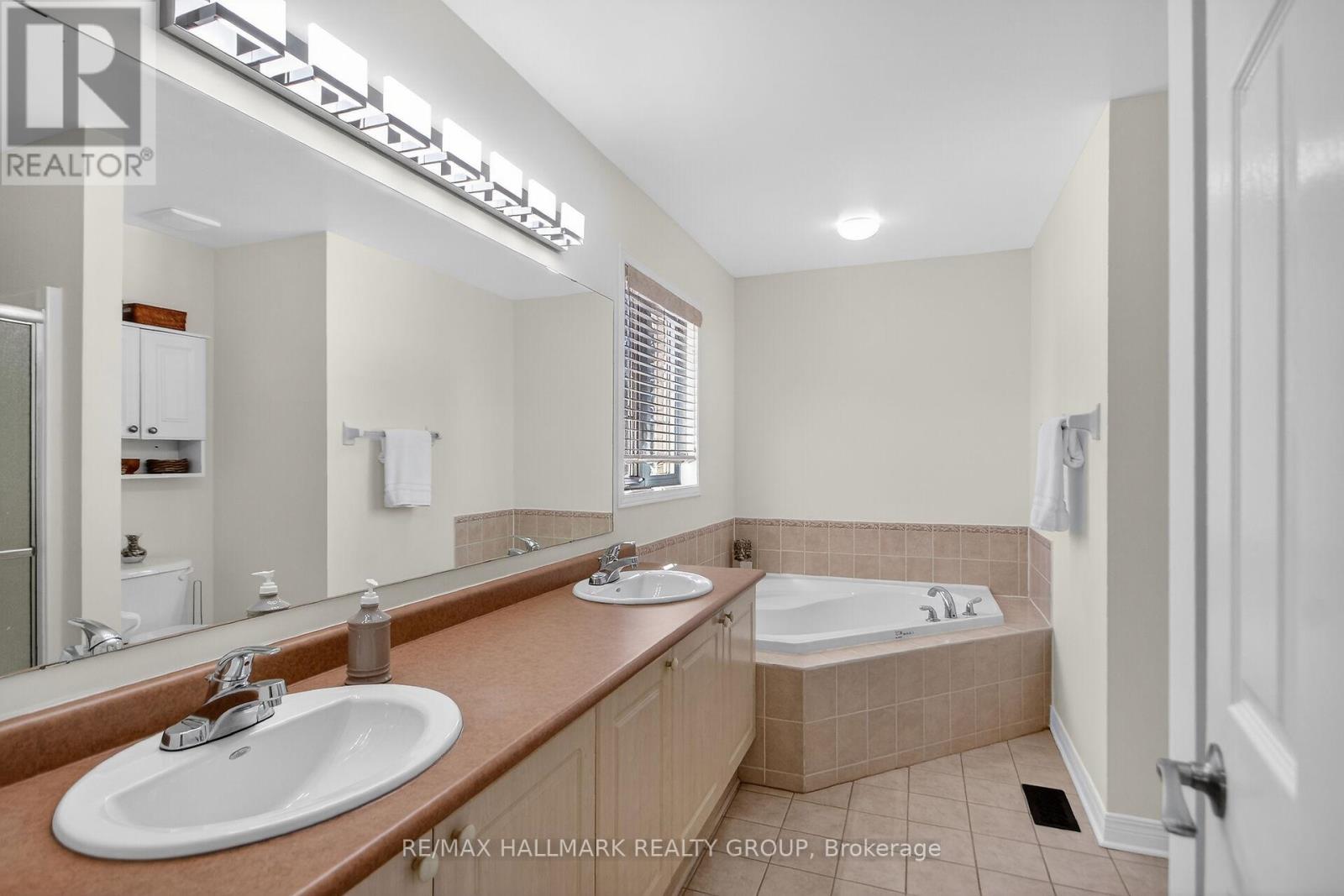 1 Catterick Crescent, Ottawa, Ontario  K2K 3M5 - Photo 22 - X12828760