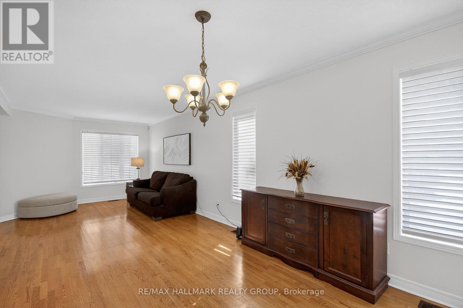 1 Catterick Crescent, Ottawa, Ontario  K2K 3M5 - Photo 8 - X12828760