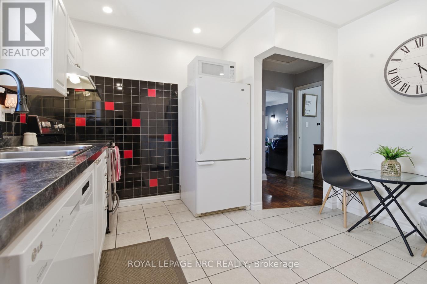 65 St George Street, St. Catharines, Ontario  L2M 5P5 - Photo 8 - X12829430