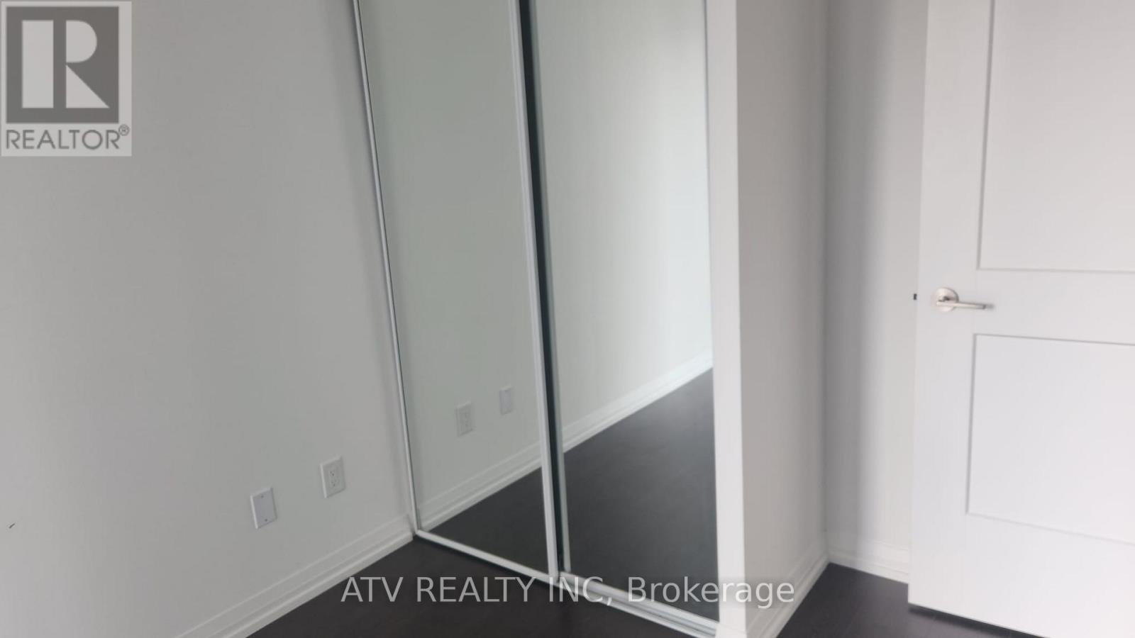 4822 - 28 Widmer Street, Toronto (Waterfront Communities), Ontario  M5V 0T2 - Photo 21 - C12828476