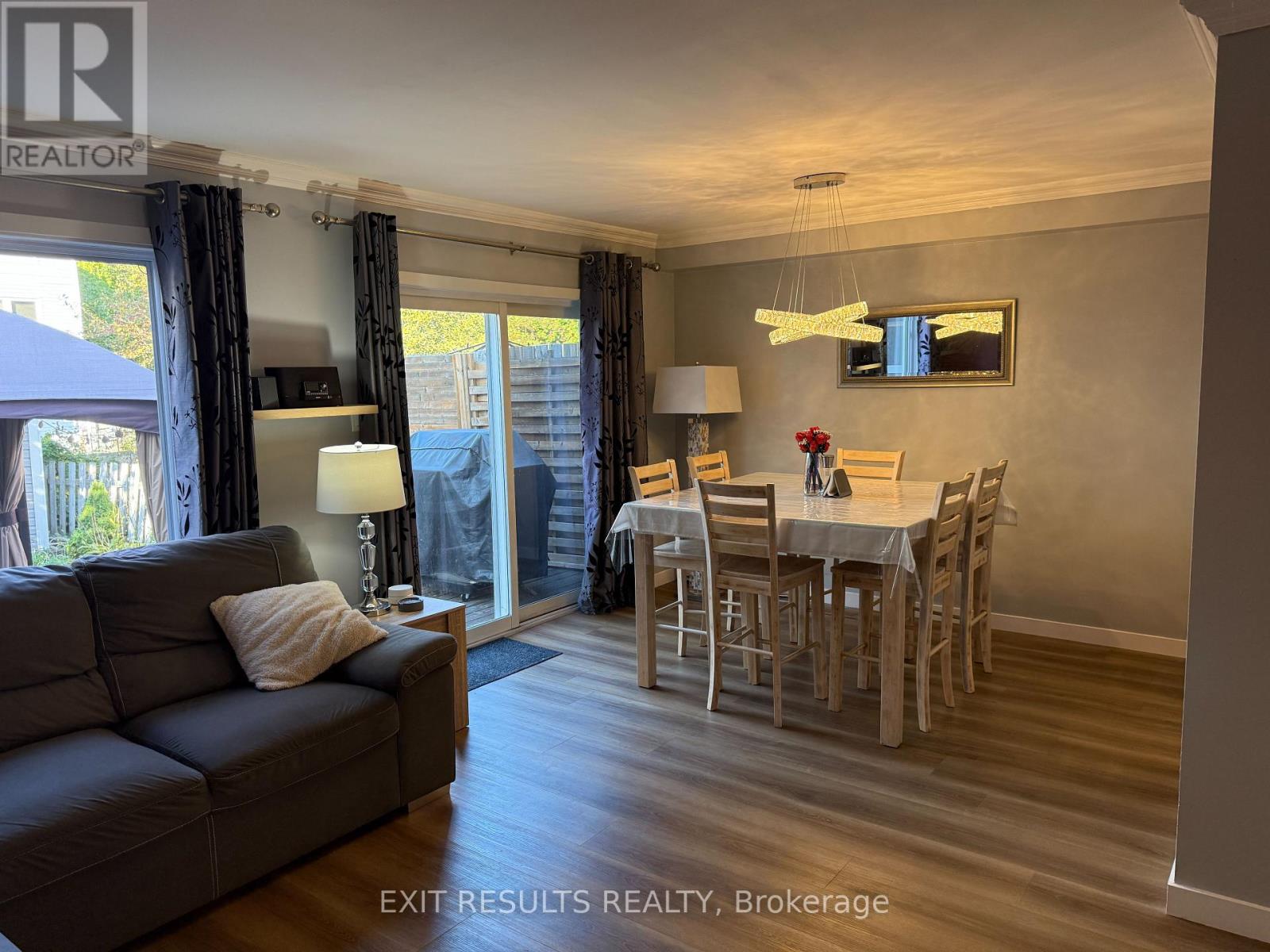 1090 Dianne Avenue, Clarence-Rockland, Ontario  K4K 1G7 - Photo 12 - X12498264