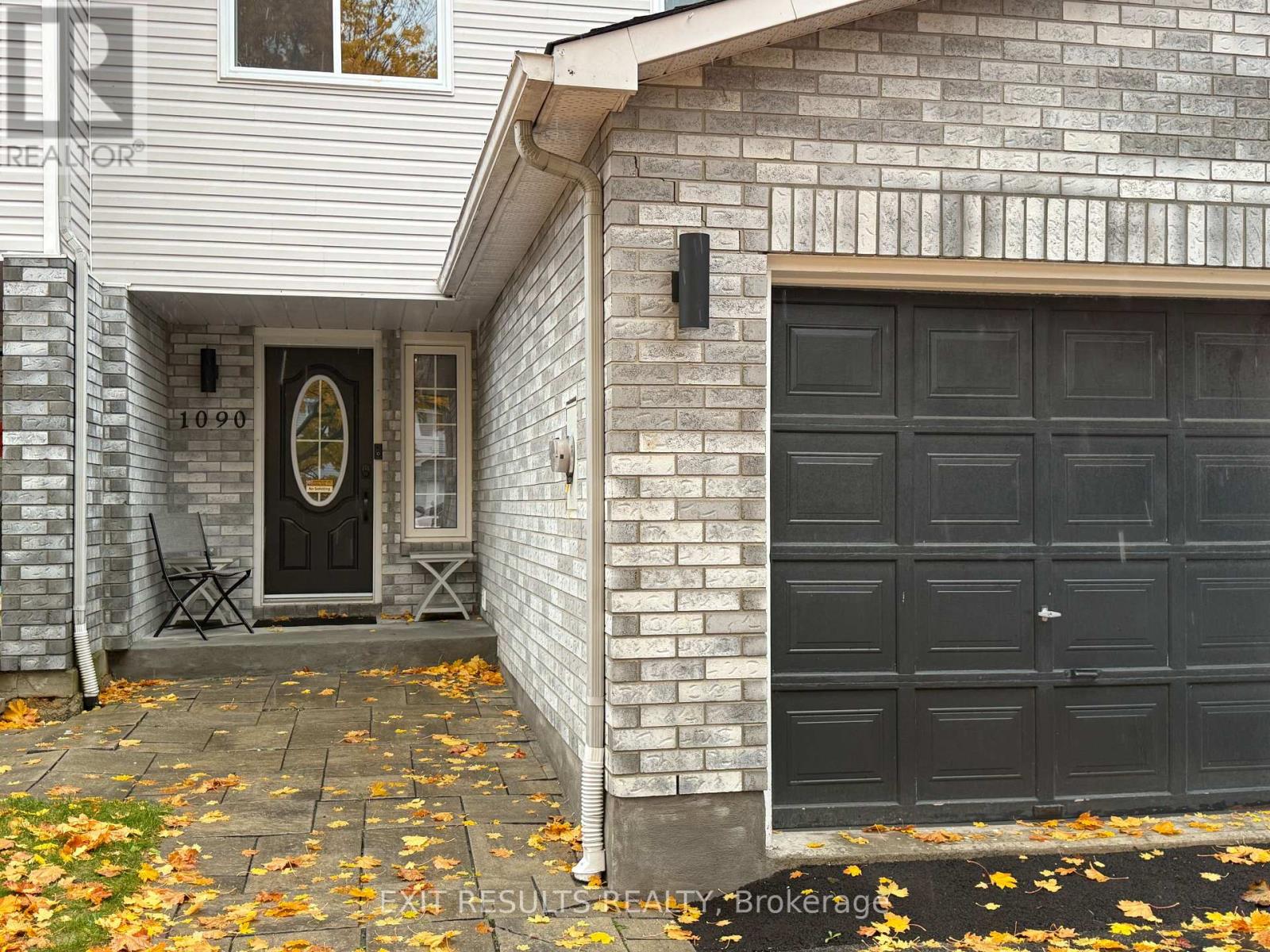 1090 Dianne Avenue, Clarence-Rockland, Ontario  K4K 1G7 - Photo 3 - X12498264