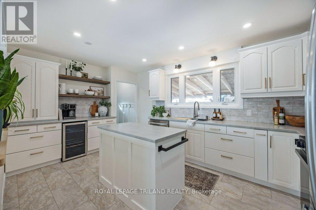 112 Burnside Drive, London East, Ontario  N5V 1B5 - Photo 10 - X12829462