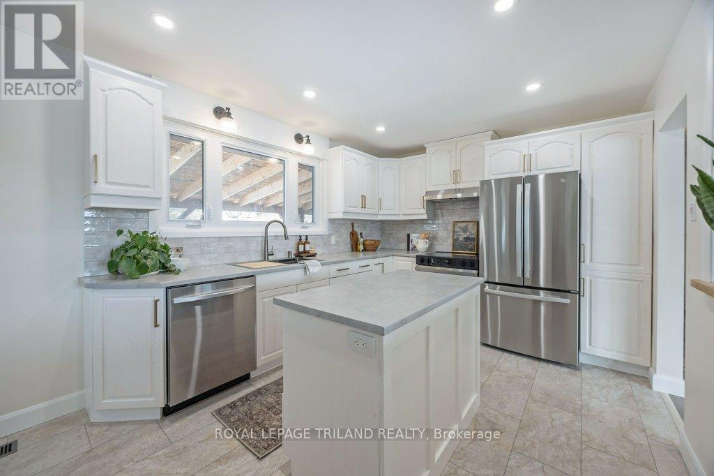 112 Burnside Drive, London East, Ontario  N5V 1B5 - Photo 12 - X12829462