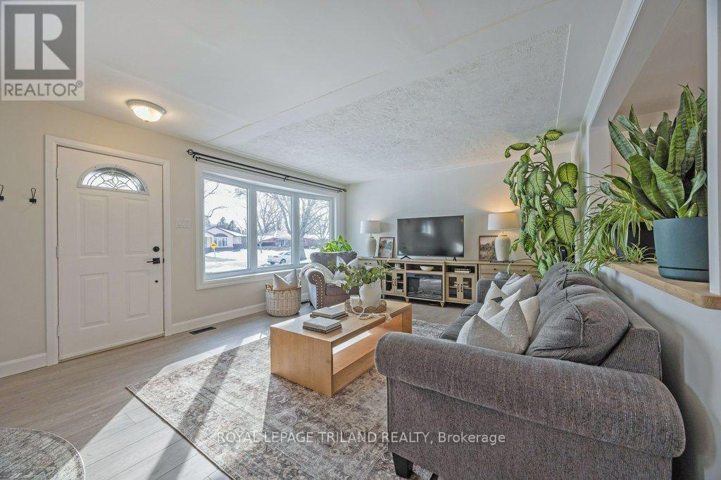 112 Burnside Drive, London East, Ontario  N5V 1B5 - Photo 8 - X12829462