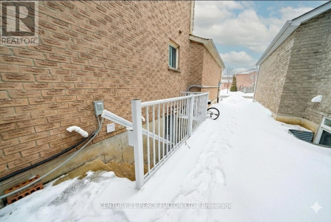 17 Dakin Drive, Ajax, Ontario  L1T 2R8 - Photo 18 - E12829214