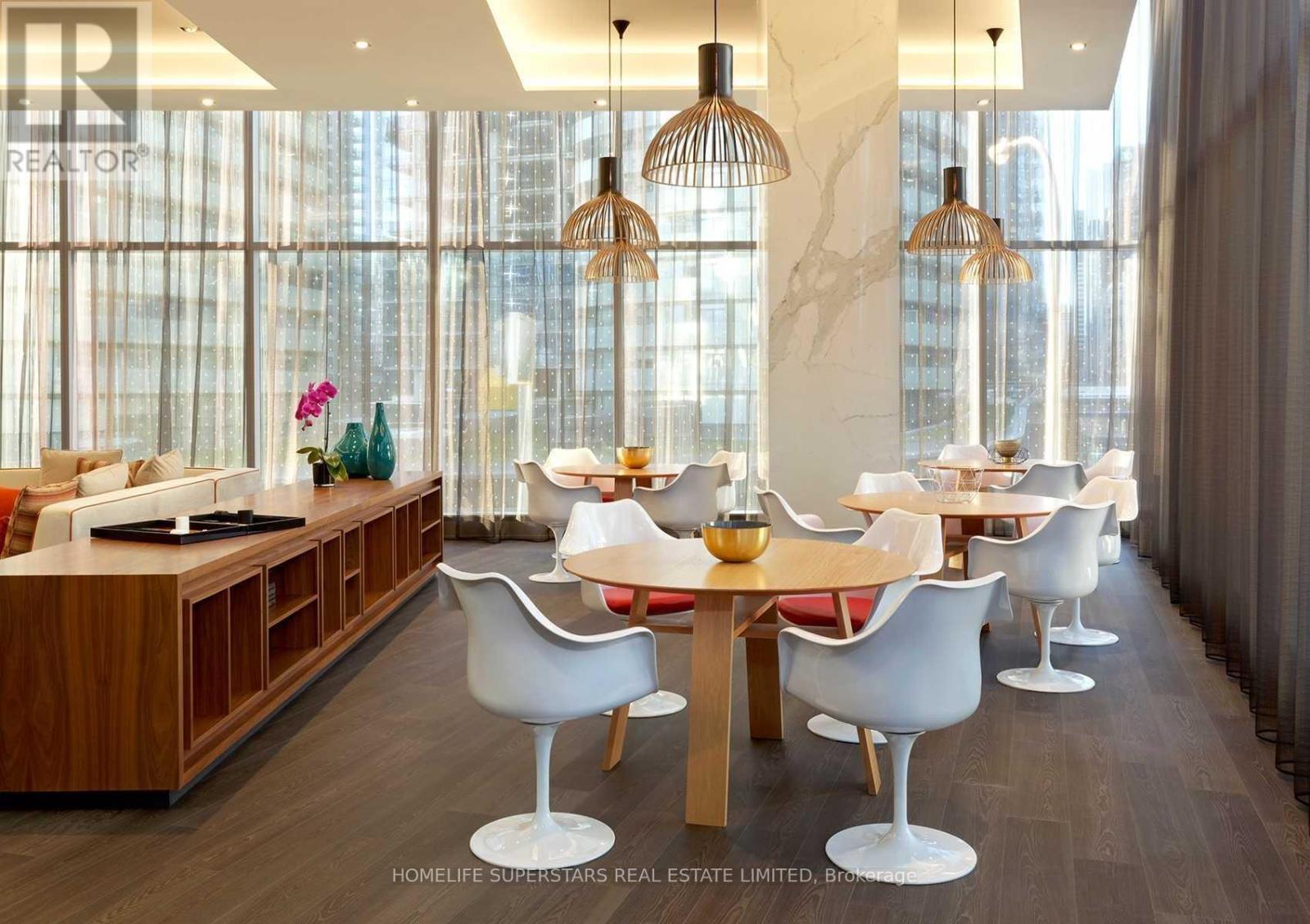 6212 - 10 York Street, Toronto (Waterfront Communities), Ontario  M5J 2Z2 - Photo 9 - C12829474