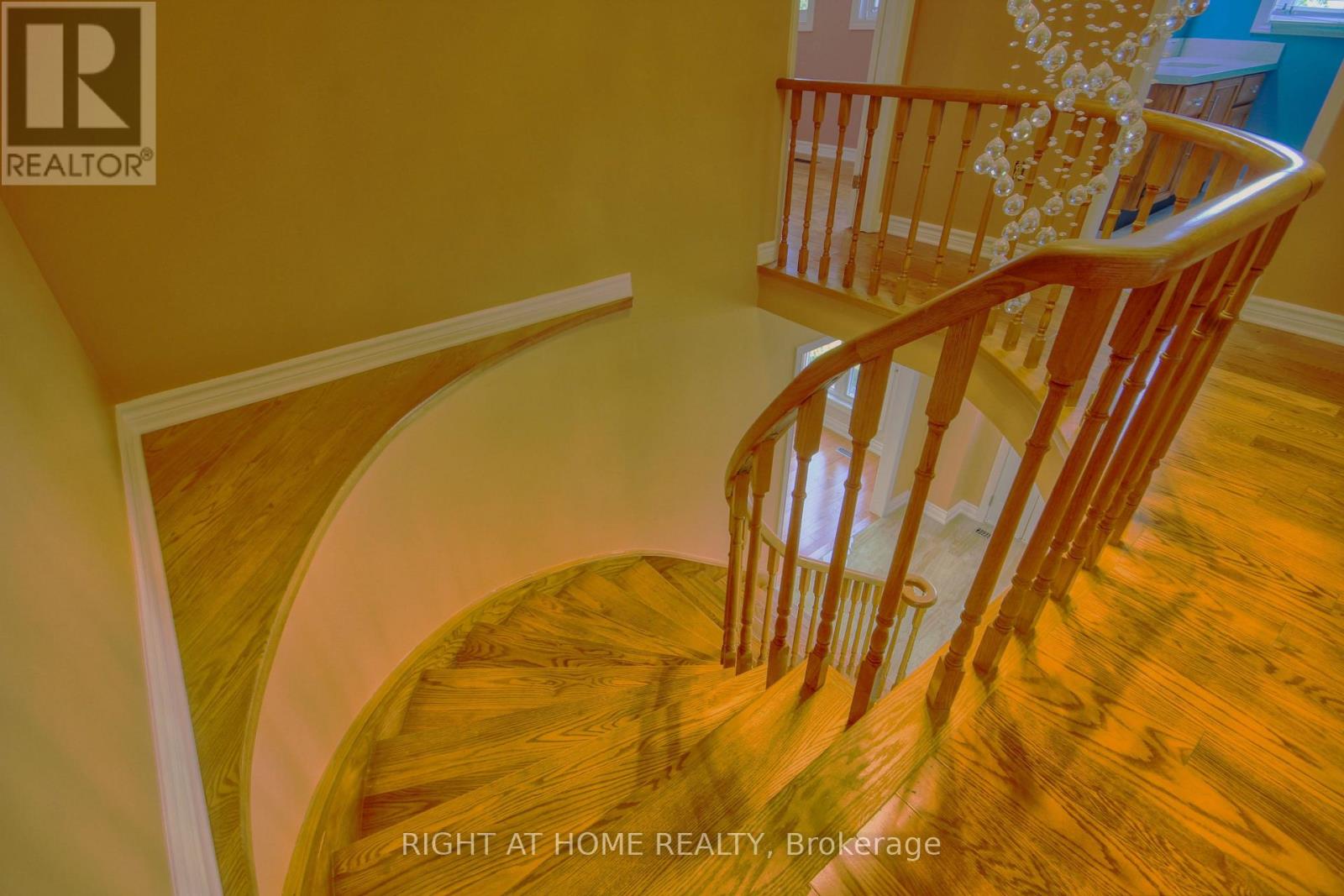 86 Howlett Avenue, Newmarket (Huron Heights-Leslie Valley), Ontario  L3Y 5S5 - Photo 19 - N12829470