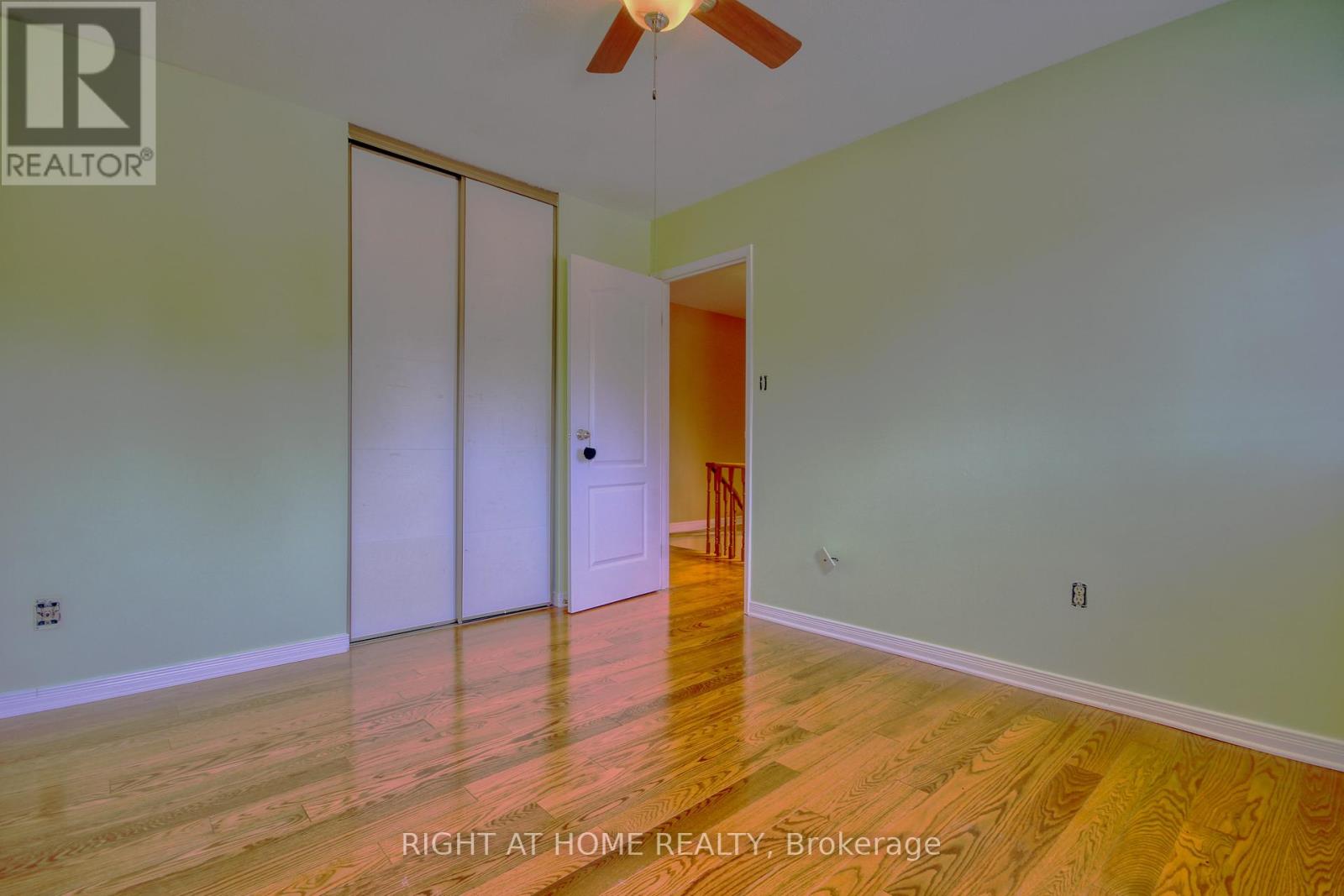 86 Howlett Avenue, Newmarket (Huron Heights-Leslie Valley), Ontario  L3Y 5S5 - Photo 25 - N12829470