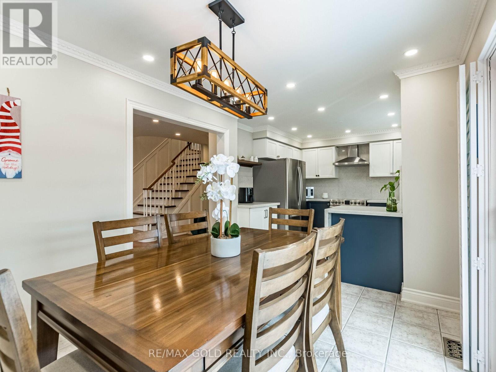 11 Allangrove Drive, Brampton, Ontario  L7A 2M4 - Photo 10 - W12829446