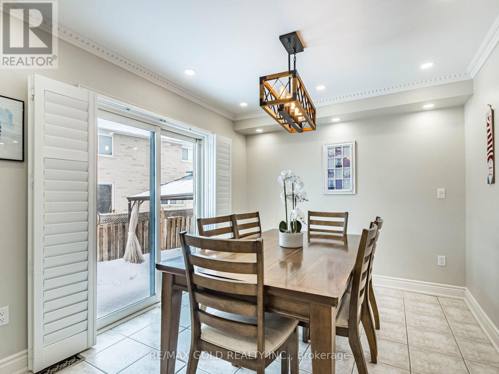 11 Allangrove Drive, Brampton, Ontario  L7A 2M4 - Photo 15 - W12829446