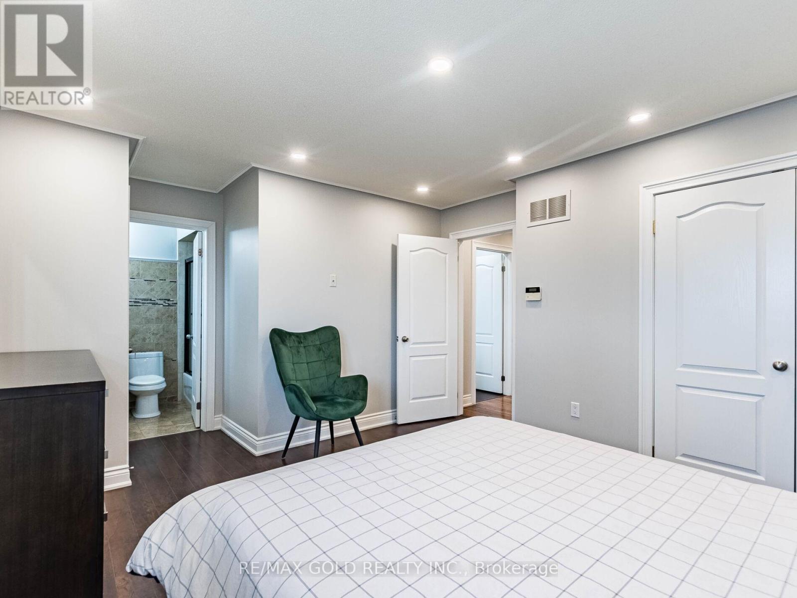 11 Allangrove Drive, Brampton, Ontario  L7A 2M4 - Photo 21 - W12829446