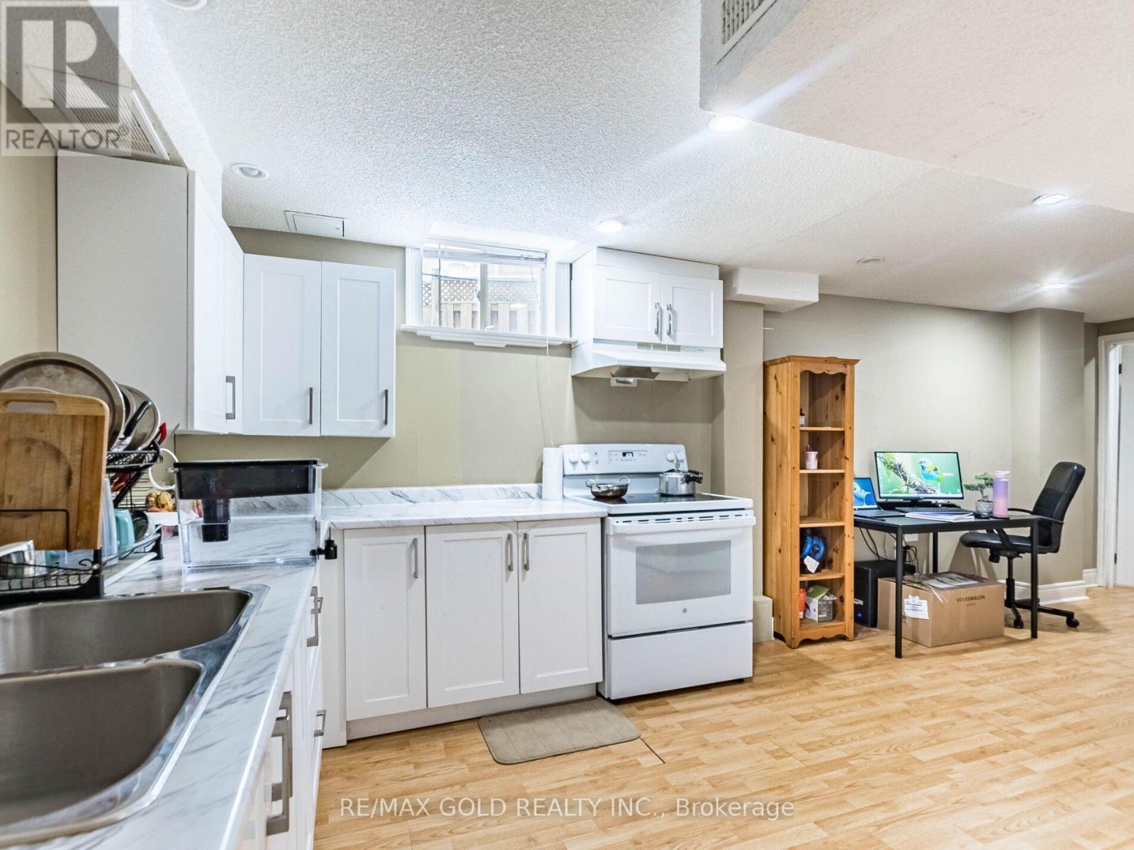 11 Allangrove Drive, Brampton, Ontario  L7A 2M4 - Photo 29 - W12829446