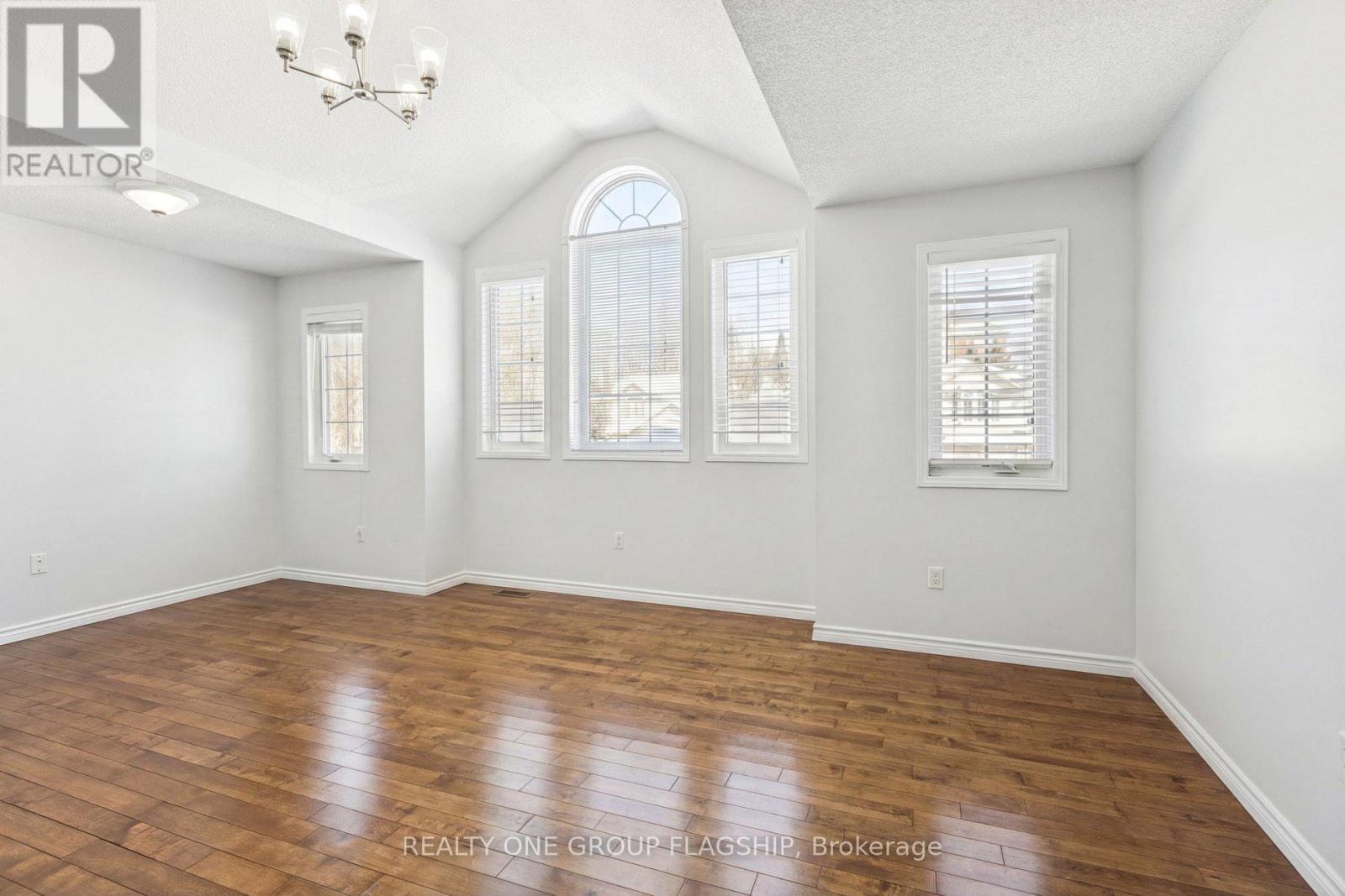 431 Veronica Drive, Kitchener, Ontario  N2A 4E9 - Photo 8 - X12829438