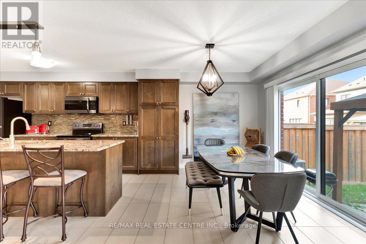 30 Scarletwood Street, Hamilton, Ontario  L8J 0K8 - Photo 13 - X12829442