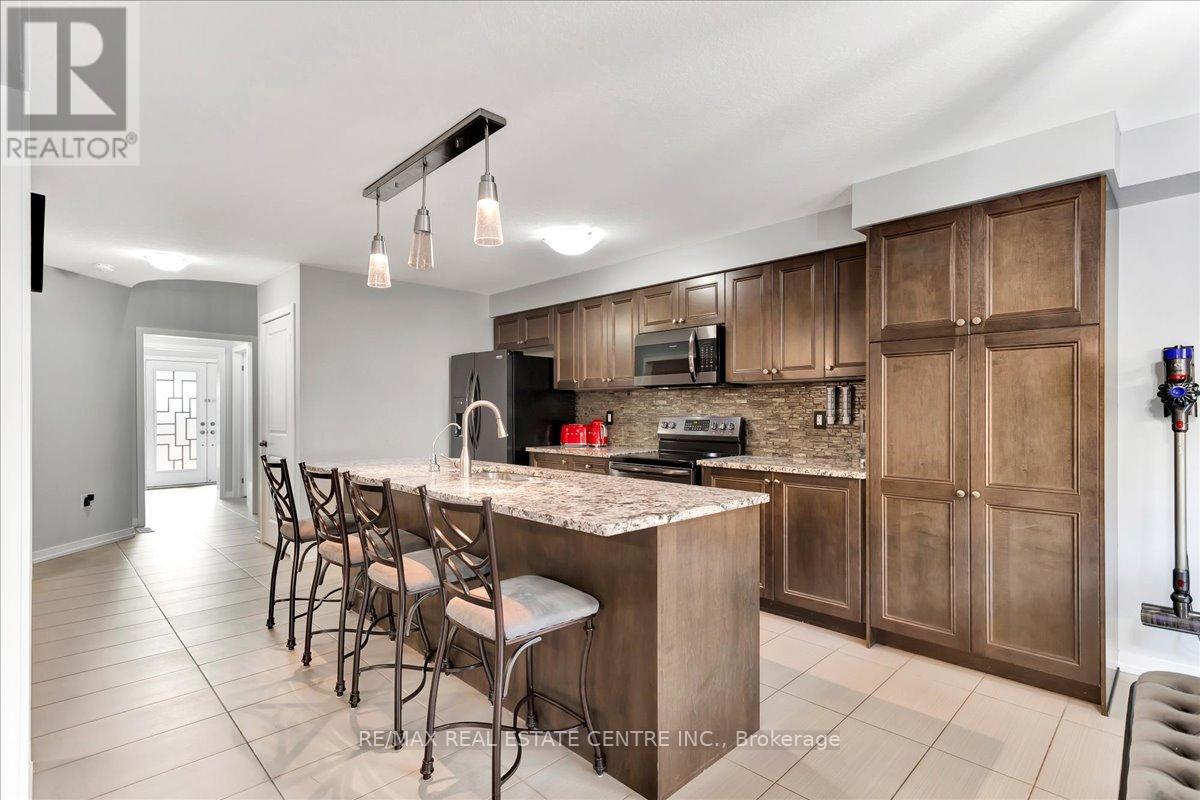 30 Scarletwood Street, Hamilton, Ontario  L8J 0K8 - Photo 7 - X12829442