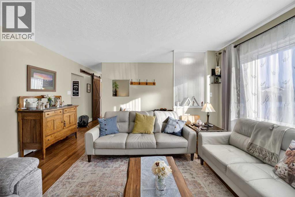 2110 16 Avenue, Didsbury, Alberta  T0M 0W0 - Photo 3 - A2287996