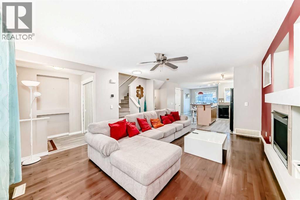 119 Evermeadow Avenue Sw, Calgary, Alberta  T2Y 5E5 - Photo 5 - A2288768