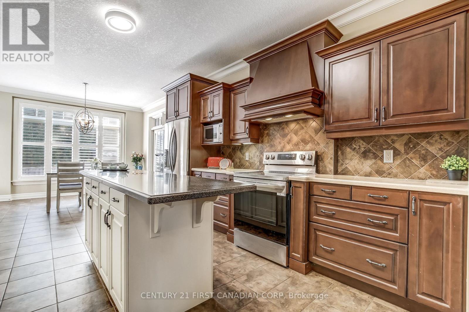 #4 - 2014 Valleyrun Boulevard, London North, Ontario  N6G 5M8 - Photo 13 - X12829480