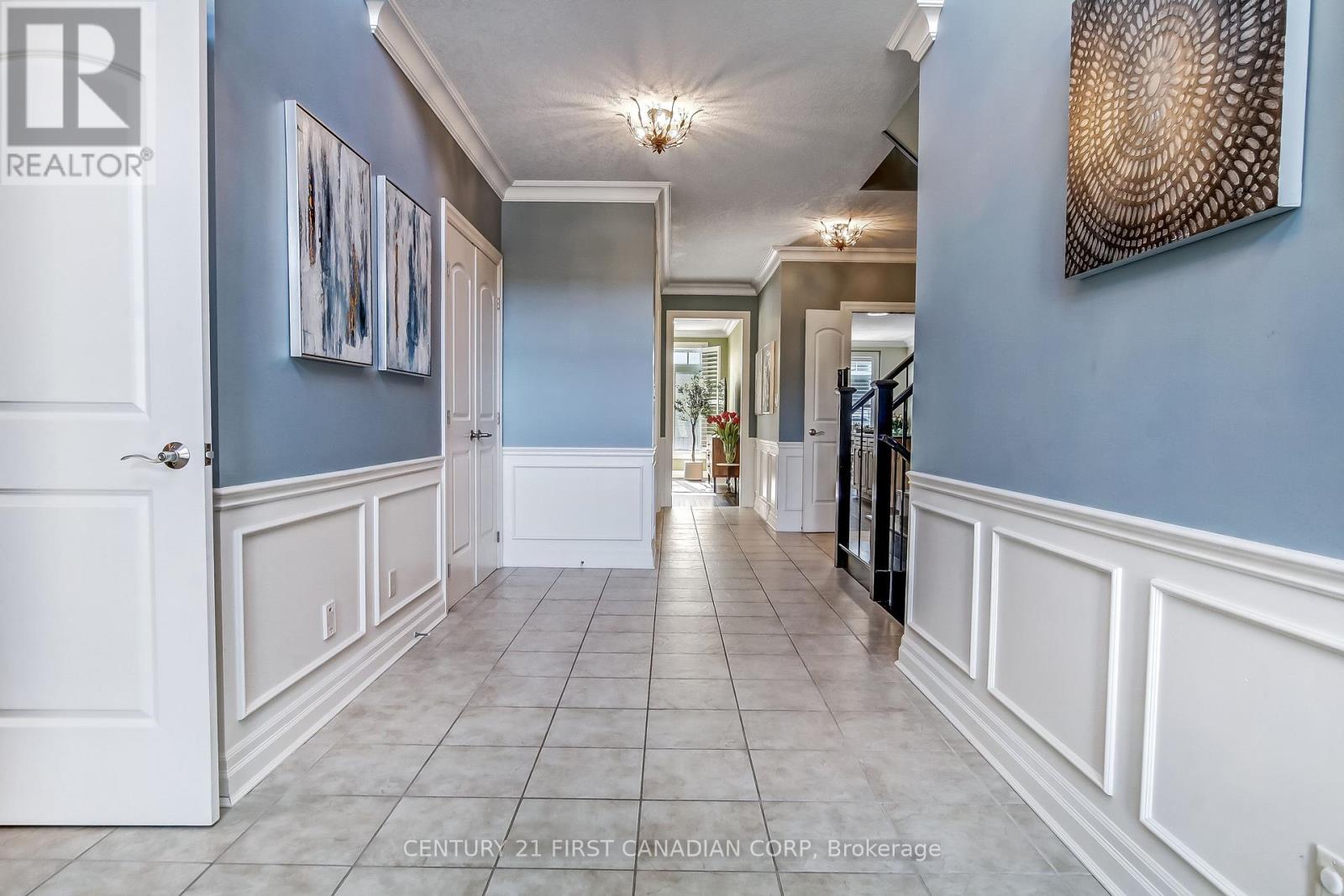 #4 - 2014 Valleyrun Boulevard, London North, Ontario  N6G 5M8 - Photo 3 - X12829480