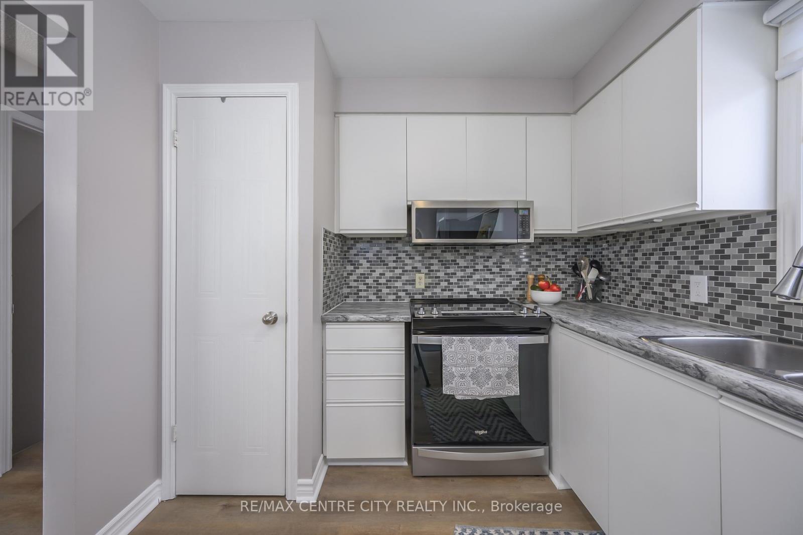 245 Martinet Avenue, London East, Ontario  N5V 4B2 - Photo 13 - X12829516