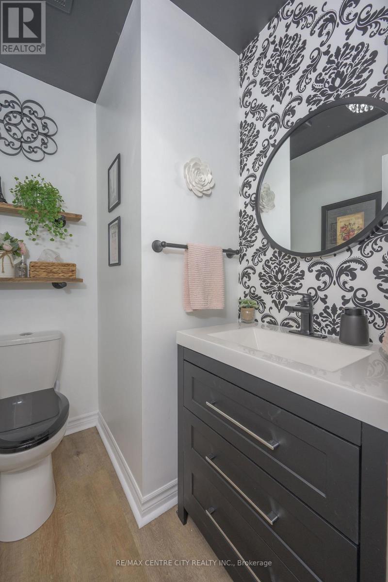 245 Martinet Avenue, London East, Ontario  N5V 4B2 - Photo 15 - X12829516