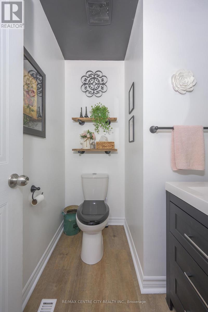 245 Martinet Avenue, London East, Ontario  N5V 4B2 - Photo 16 - X12829516