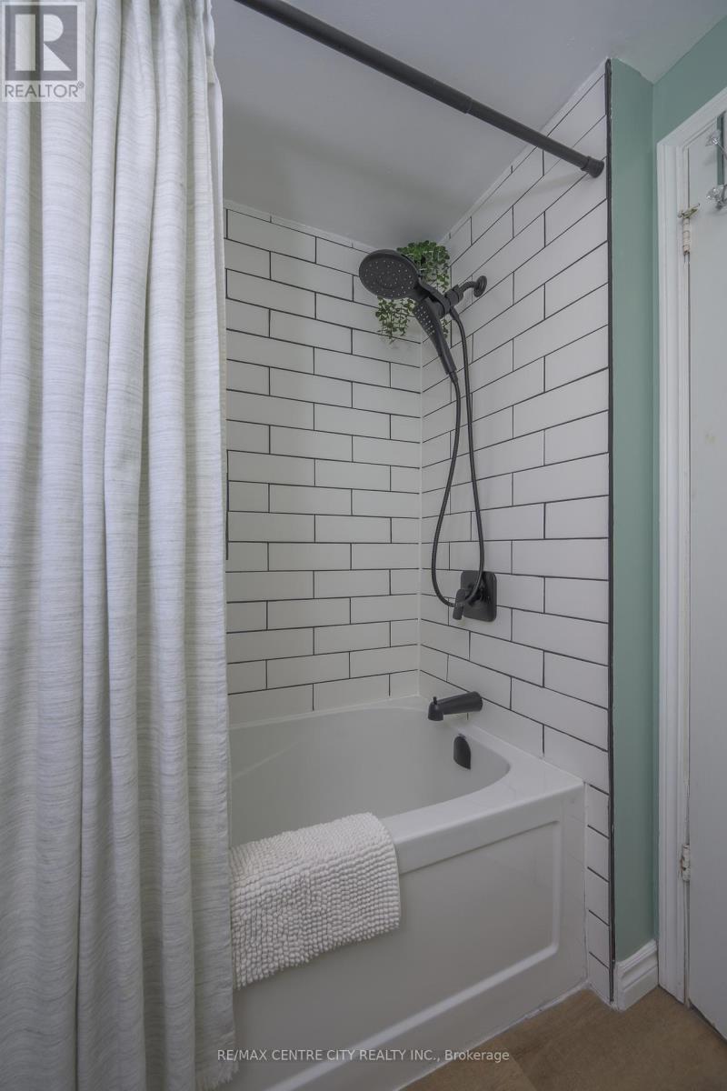 245 Martinet Avenue, London East, Ontario  N5V 4B2 - Photo 25 - X12829516