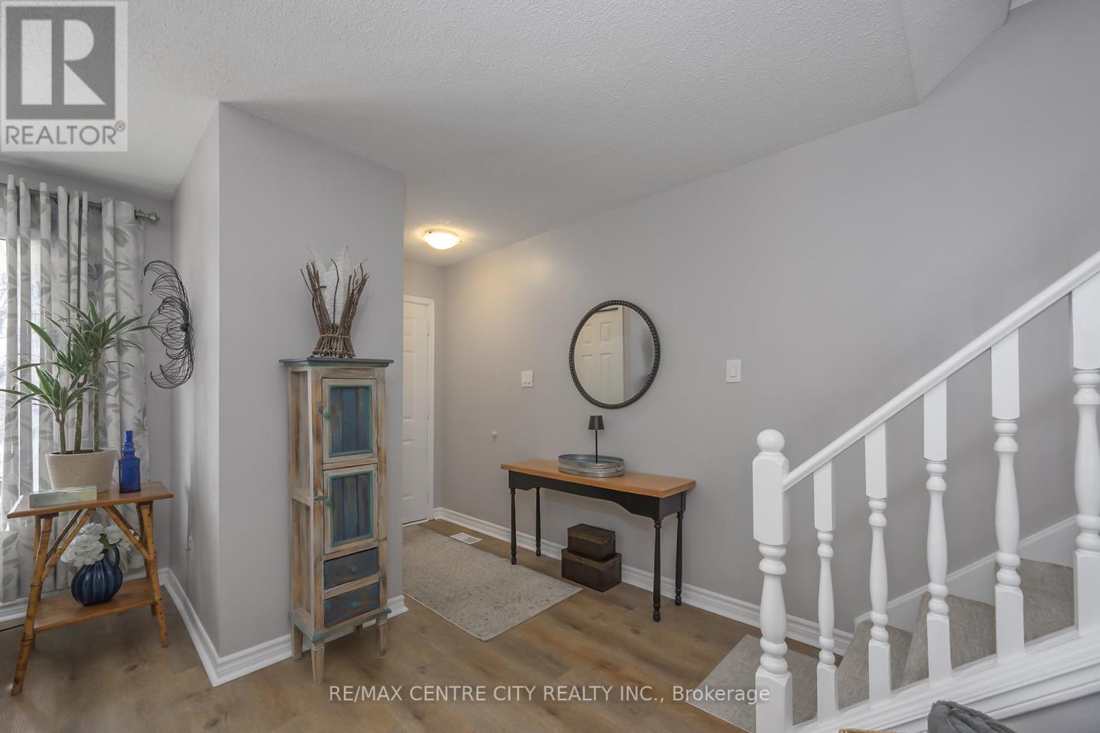 245 Martinet Avenue, London East, Ontario  N5V 4B2 - Photo 6 - X12829516