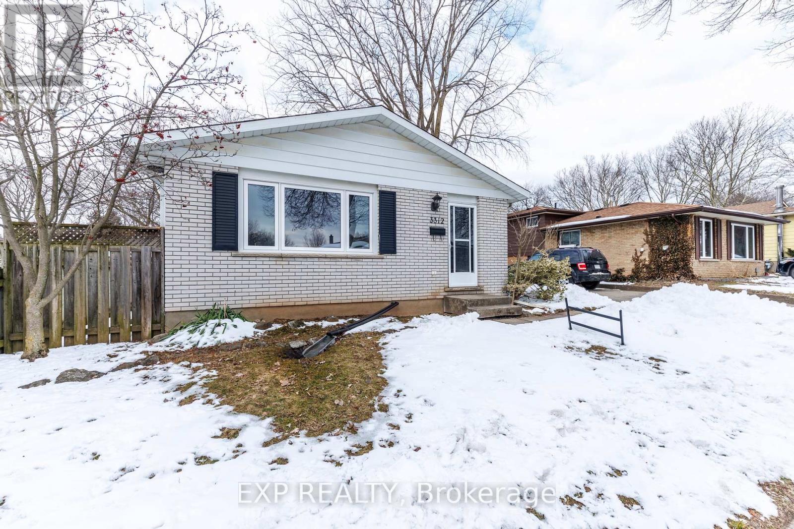 3312 Addison Avenue, Niagara Falls, Ontario  L2J 3L1 - Photo 3 - X12825982