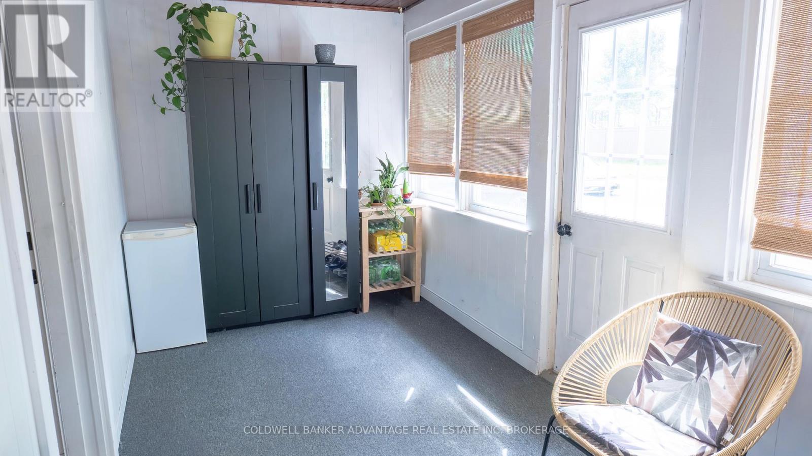 10 Antwerp Street, St. Catharines, Ontario  L2S 1J8 - Photo 6 - X12829492